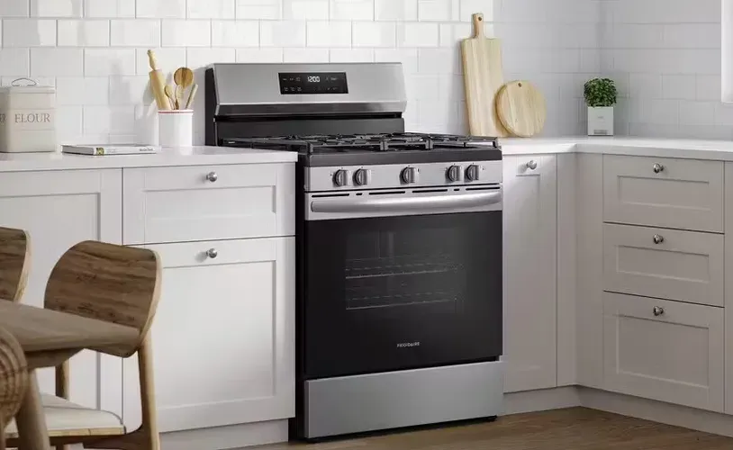 frigidaire-gas-range-with-quick-boil